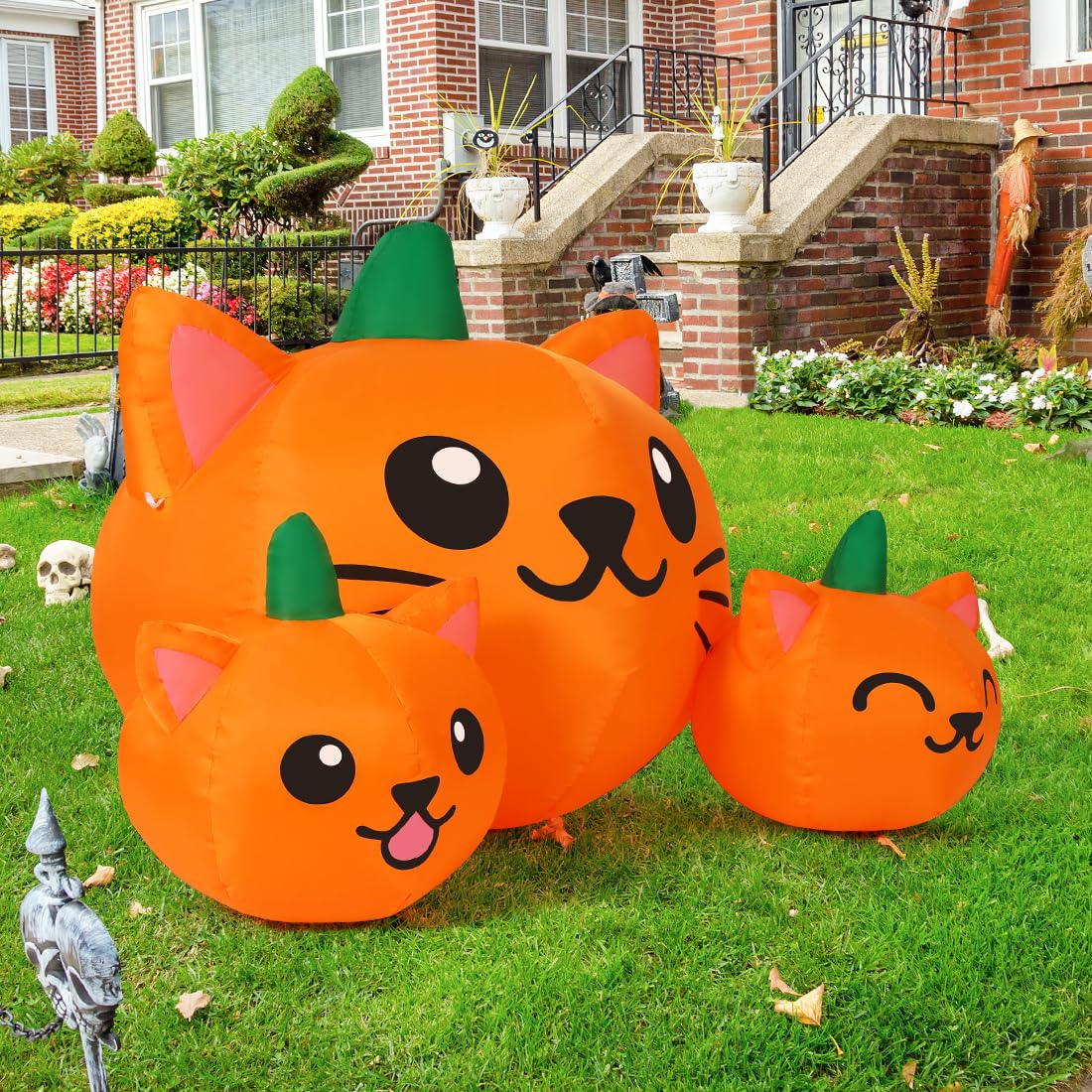 5FT Inflatable Three Pumpkin Cat Head with Built-in LEDs K982703